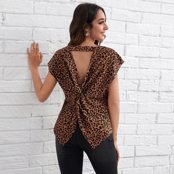 

Cutout Twist Back Leopard Top, Multicolor