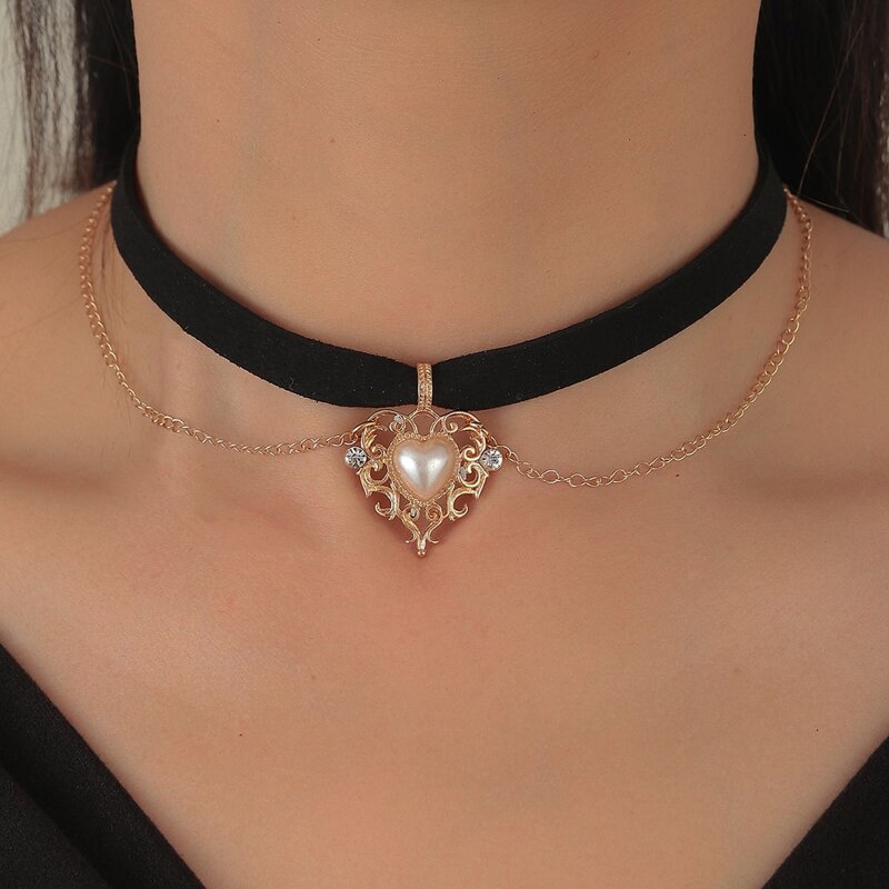 

Heart Design Chain Decor Choker, Multicolor