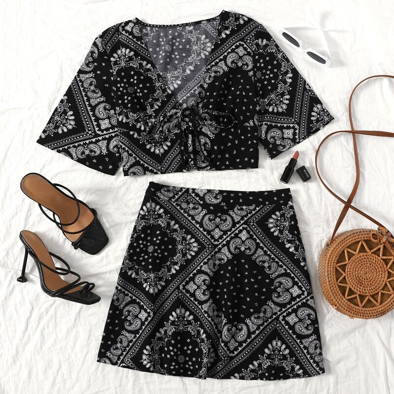 

Zip Side Scarf Print Skirt, Black