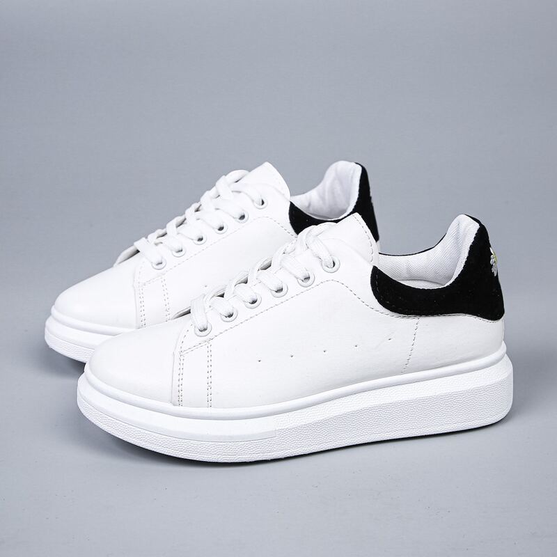 

Lace-up Front Skate Shoes, Black