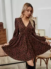 SHEIN Frenchy Vestido línea A con estampado de leopardo cruzado delantero - Café integral - Ver 1