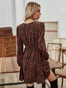 SHEIN Frenchy Vestido línea A con estampado de leopardo cruzado delantero - Café integral - Ver 2