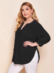 SHEIN LUNE Plus Notched Neck Curved Hem Top - Black - View 4