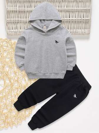 سروال رياضي مع هودي مطرز برسوم كارتون للاولاد الصغار