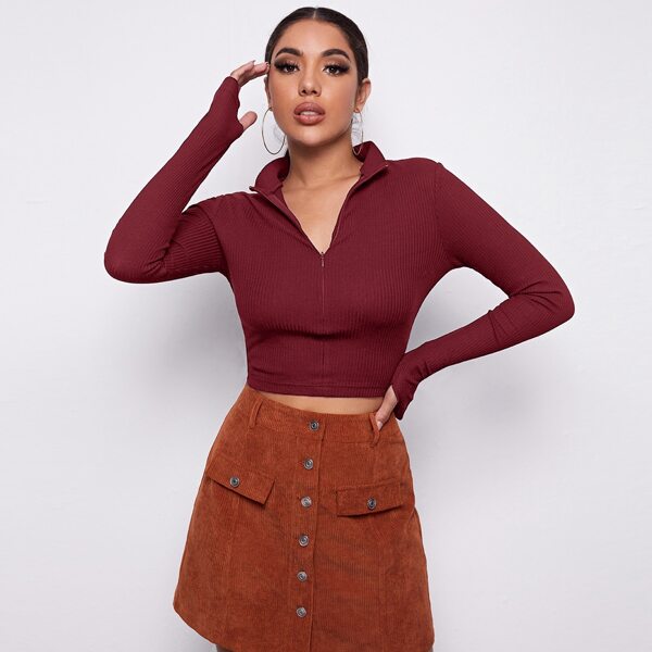 

Zip Front Thumb Hole Crop Tee, Maroon