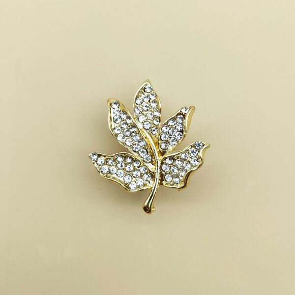 

Men Rhinestone Decor Maple Leaf Design Brooch, Gold