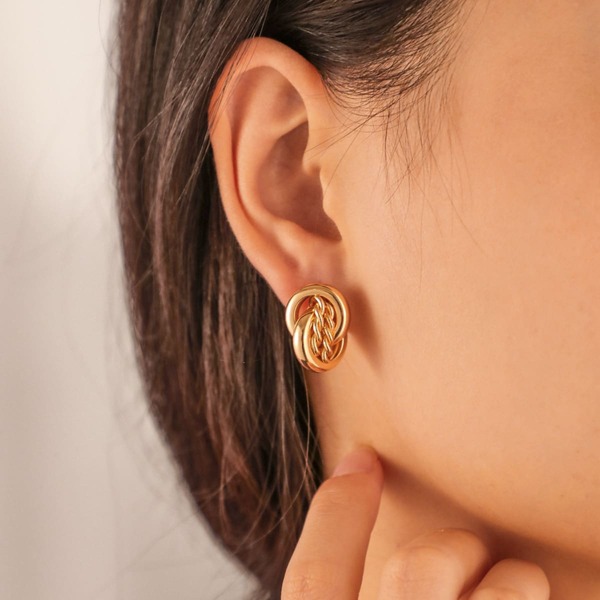 

Twist Circle Earrings, Gold