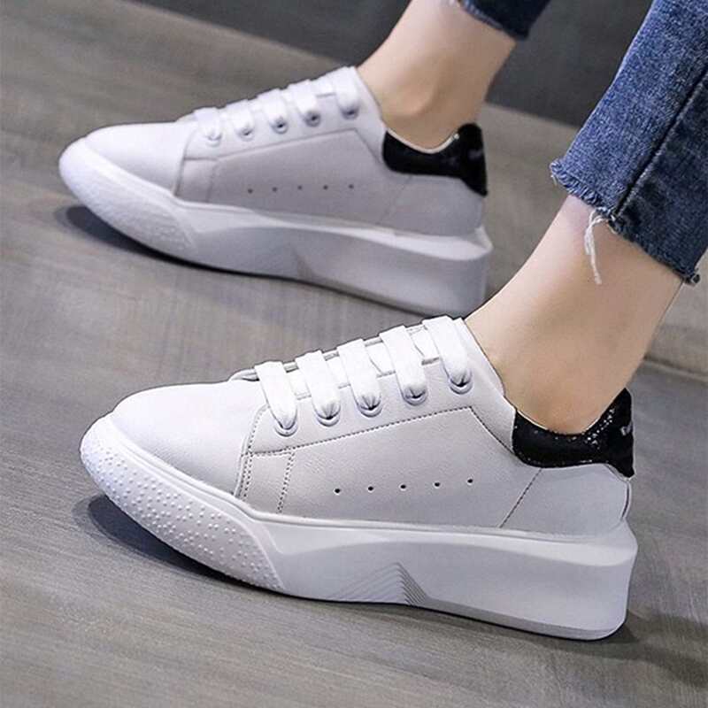 

Lace-up Front Skate Shoes, Black