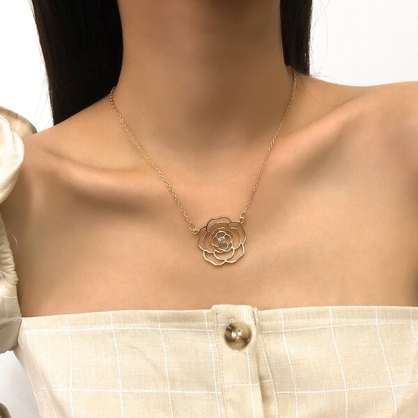 

Hollow Out Flower Charm Necklace, Gold