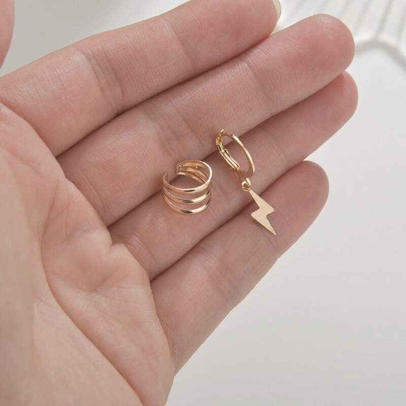 

2pcs Lightning Charm Earring, Gold
