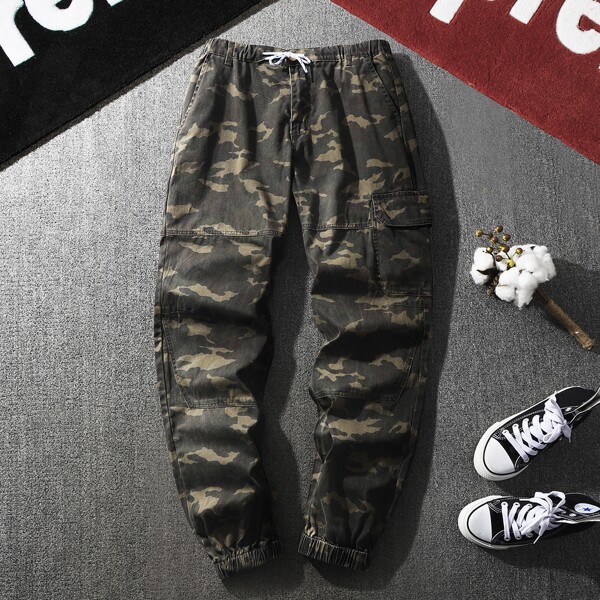 

Men Camo Flap Pockets Cargo Jeans, Multicolor