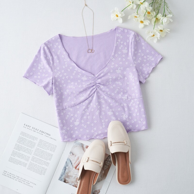 

Ditsy Floral V-neck Lettuce Trim Tee, Lilac purple