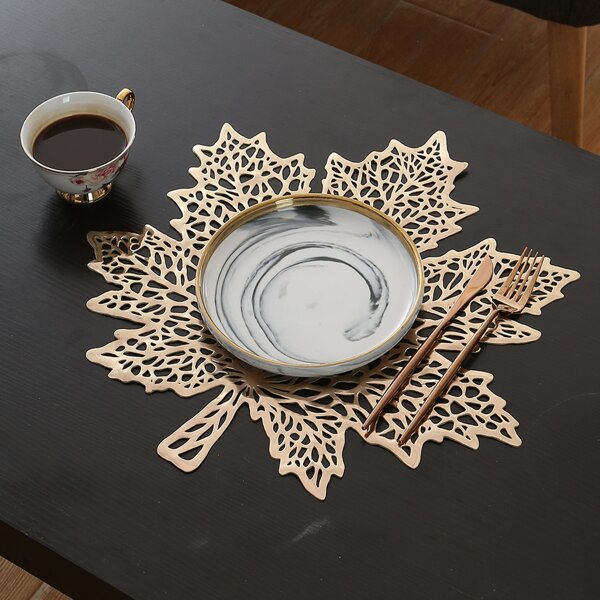 

1pc Maple Leaf Shaped Placemat, Gold