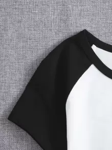 SHEIN EZwear 插肩袖雙色短版上衣 - 黑與白 - 查看 3