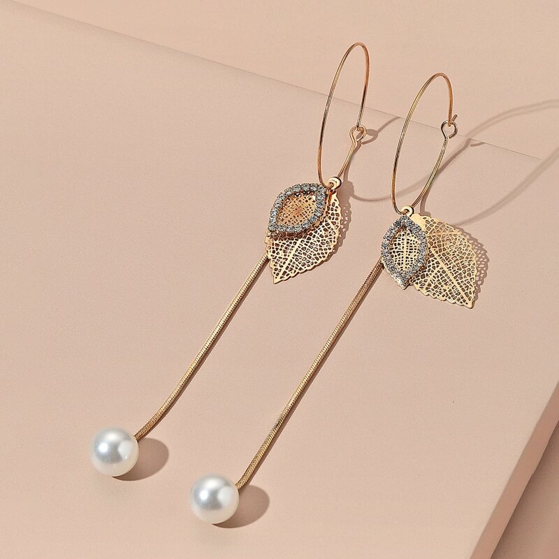 

Leaf & Faux Pearl Design Earrings, Gold