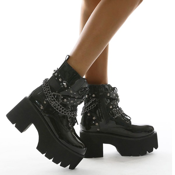 

Studded & Chain Decor Chunky Heeled Boots, Black