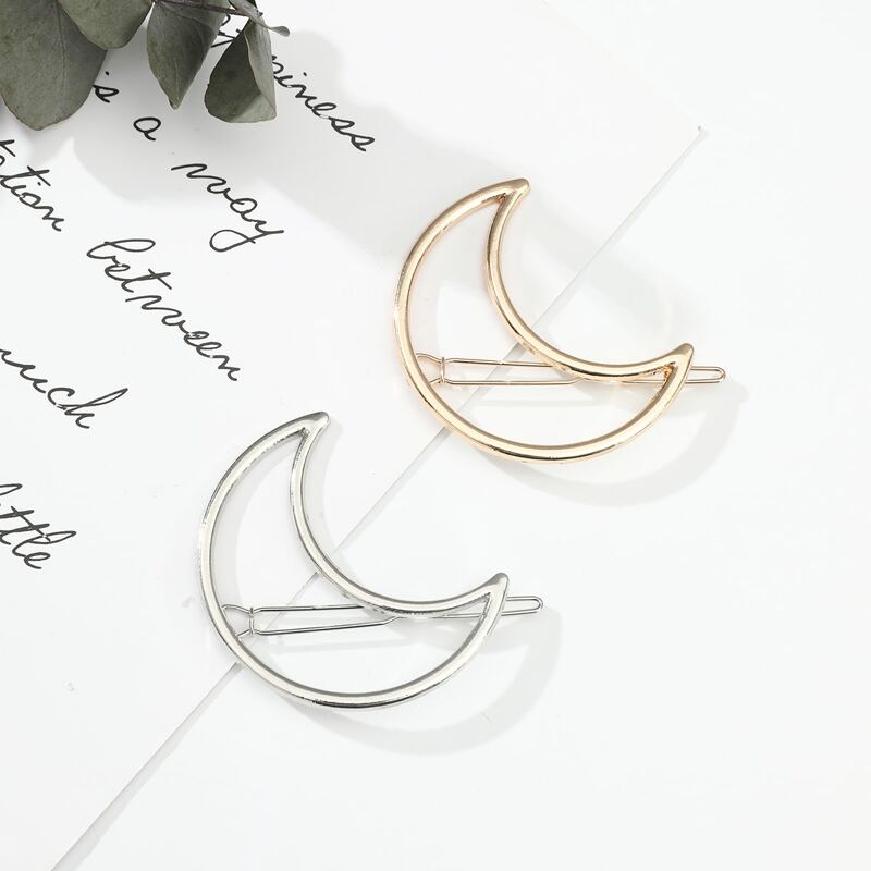 

2pcs Moon Hair Clip, Multicolor
