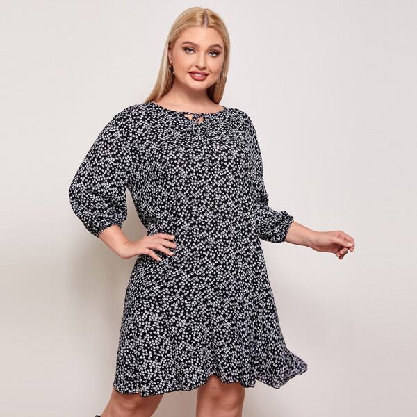 

Plus Lantern Sleeve Ditsy Floral Dress, Black and white