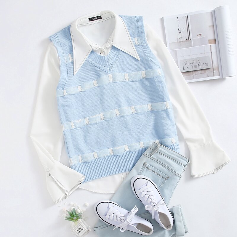 

Textured Knit Sweater Vest, Baby blue
