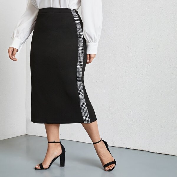 

Plus Houndstooth Zip Straight Skirt, Black