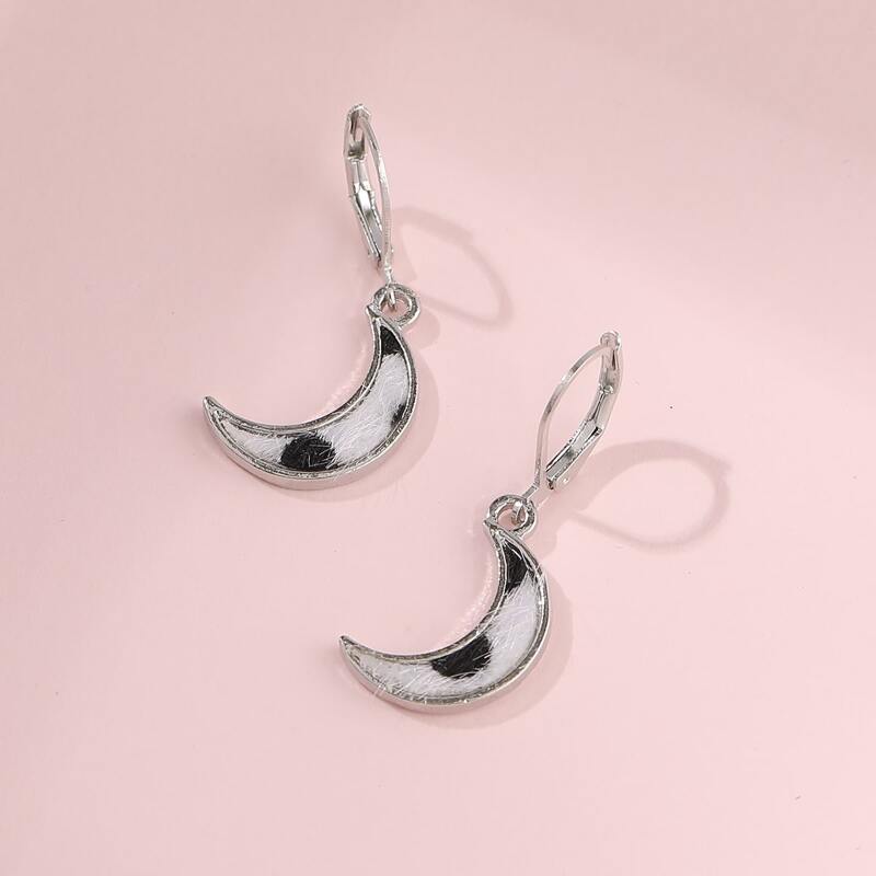 

1pair Moon Design Drop Earrings, Black and white