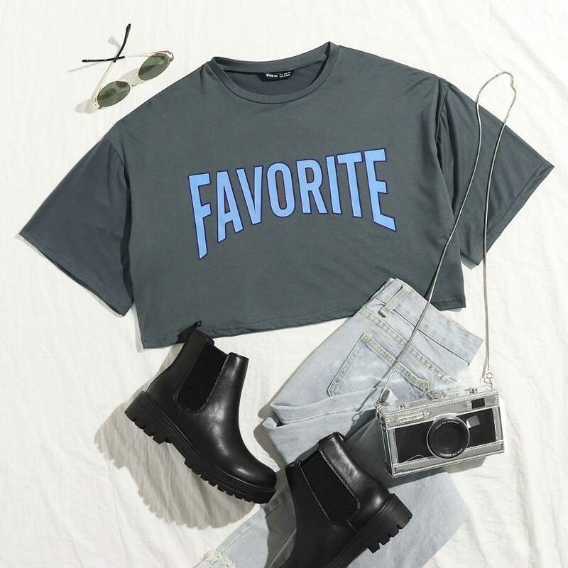 

Letter Graphic Crop Tee, Dark grey
