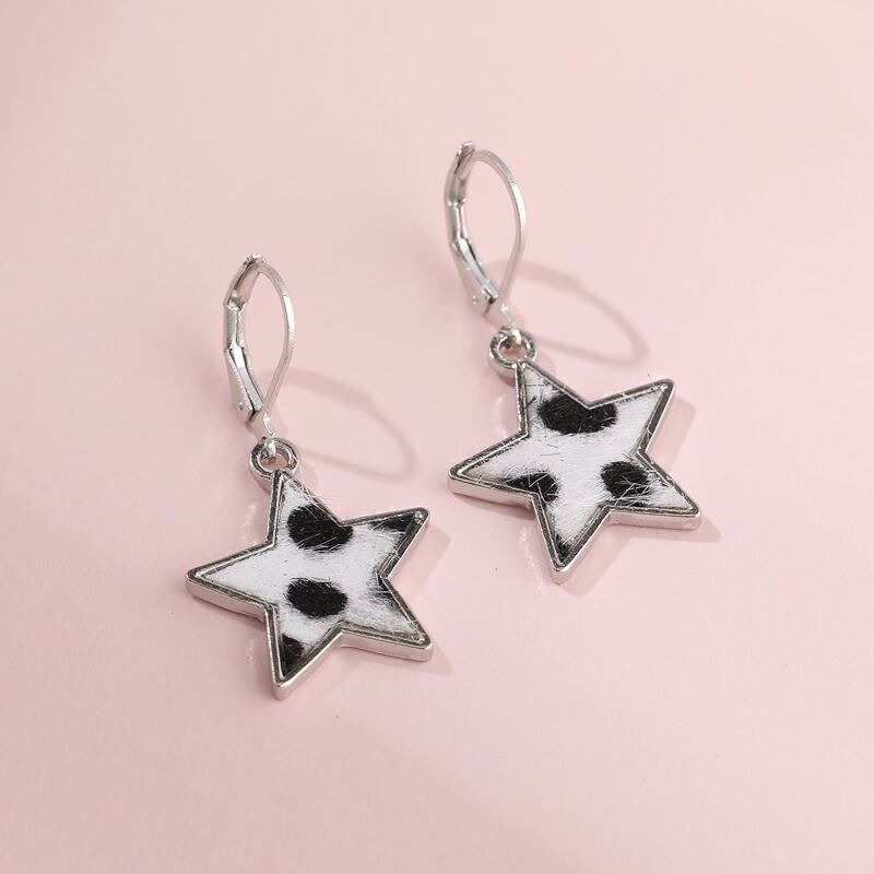 

1pair Star Design Drop Earrings, Black and white
