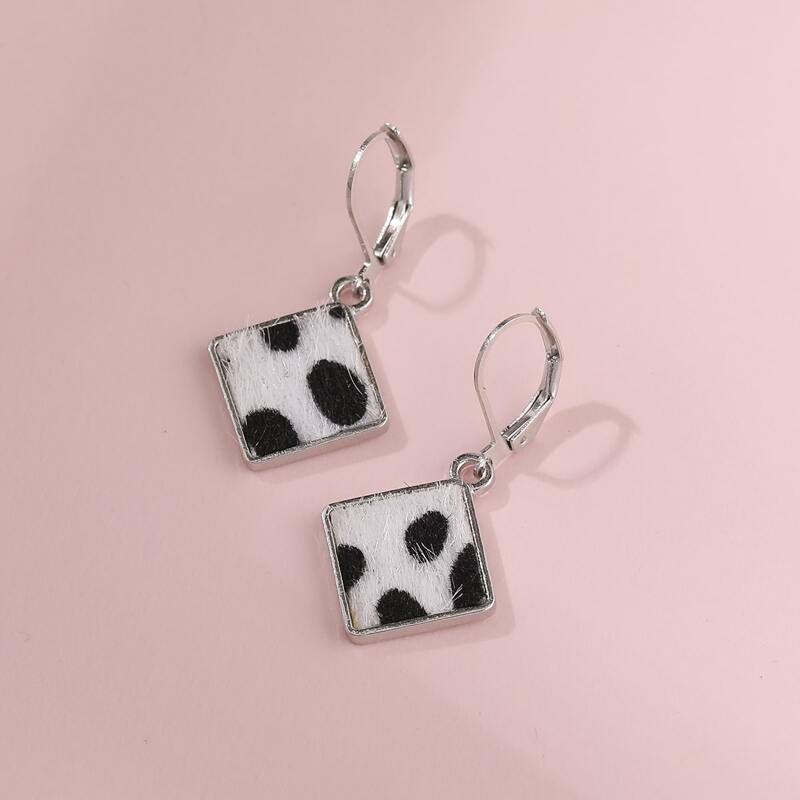 

1pair Argyle Design Drop Earrings, Black and white