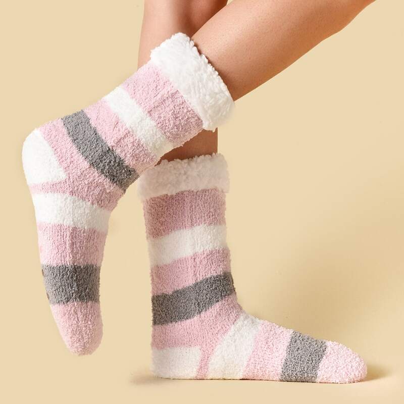 

1pair Stripe Fluffy Crew Socks, Multicolor