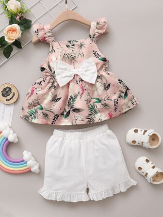 سروال قصير مع لباس علوي كامي بربطة امامي وبطباعة زهر للبنات الصغار