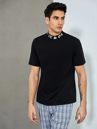 Manfinity NXTstreet Camiseta de cuello alto pequeña con estampado de letras para hombre