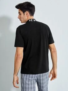 Manfinity NXTstreet Men Letter Graphic Mock Neck Tee - Black - View 2