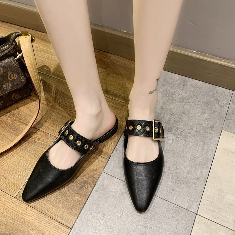 

Buckle Decor Pointed Toe Mules, Black