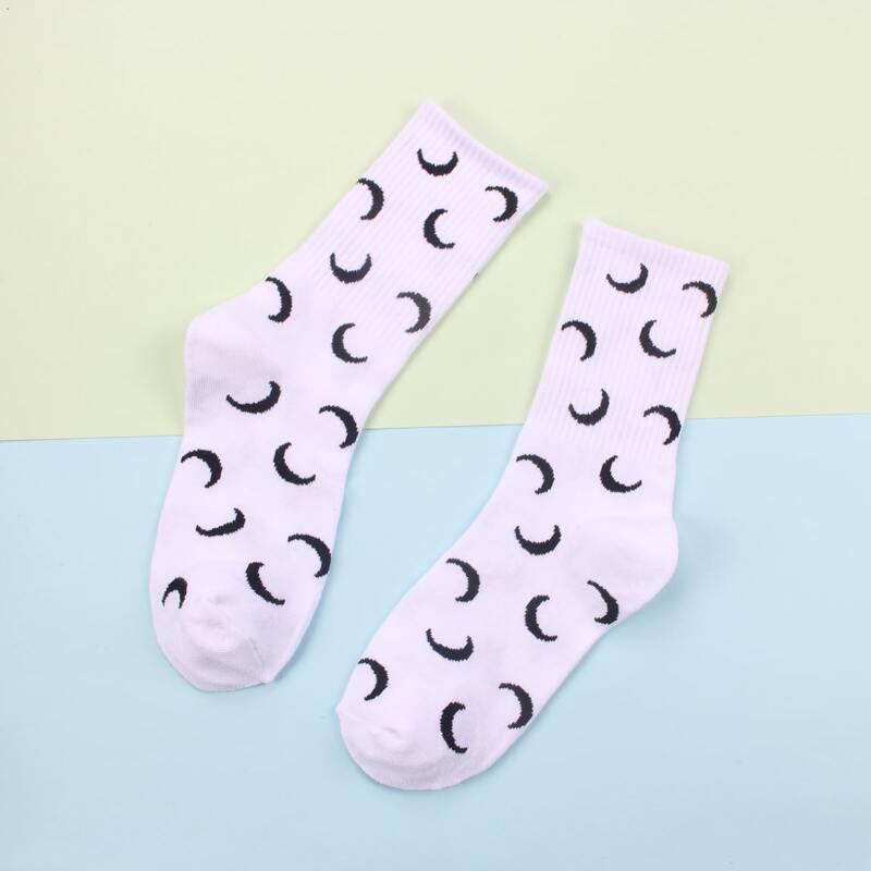 

1pair Moon Graphic Crew Socks, White