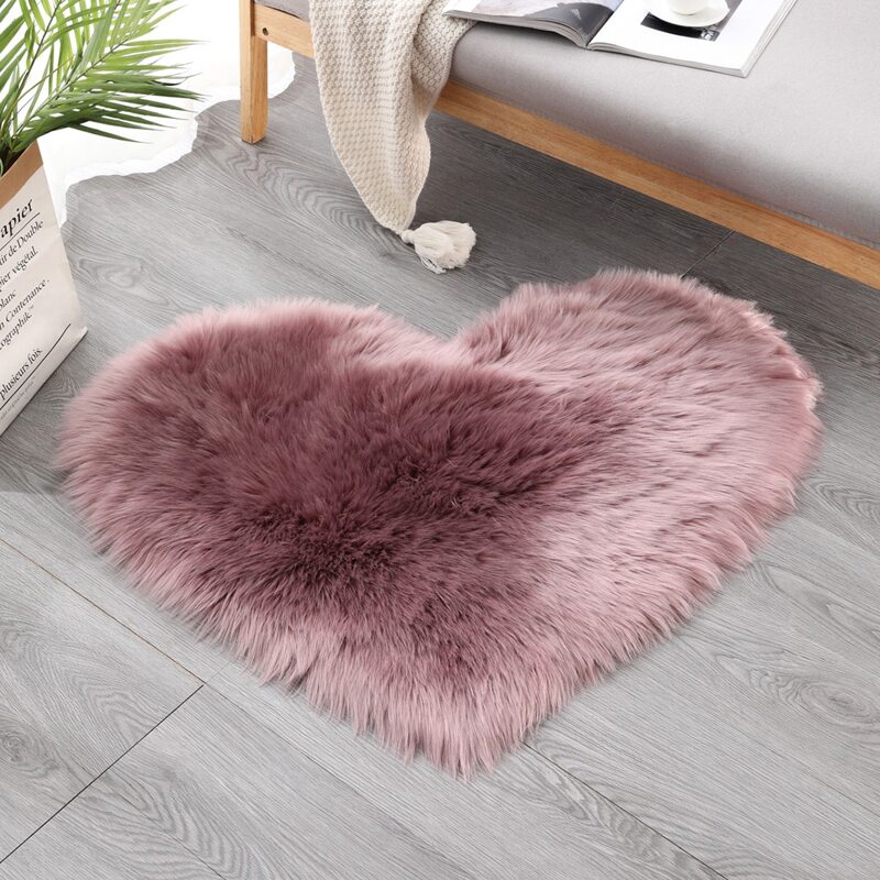 

Heart Shaped Solid Color Plush Carpet, Dusty pink