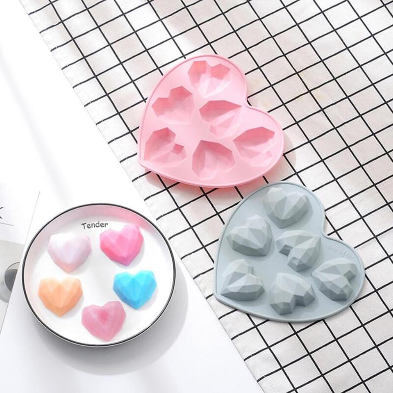 

1pc Random Heart Shaped Baking Mold, Multicolor