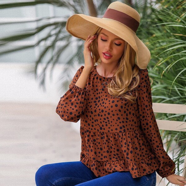 

Allover Print Ruffle Hem Top, Coffee brown