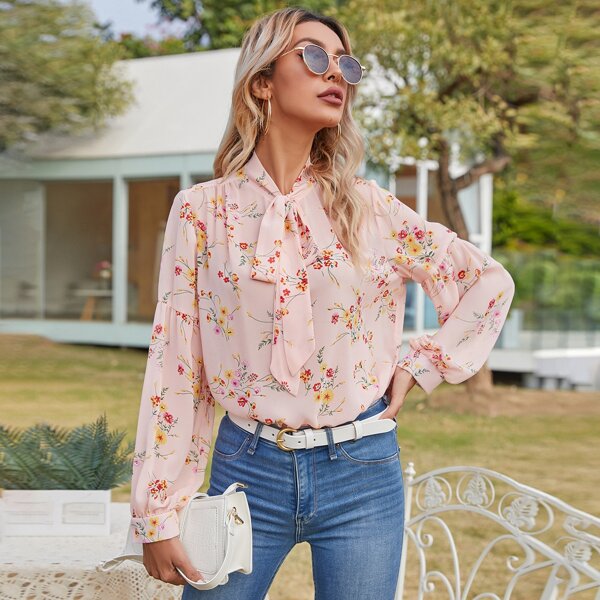 

Tie Neck Floral Print Blouse, Baby pink
