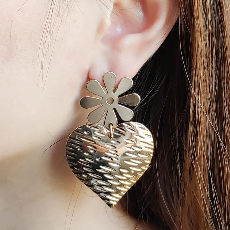 

Metal Heart Drop Earrings, Gold