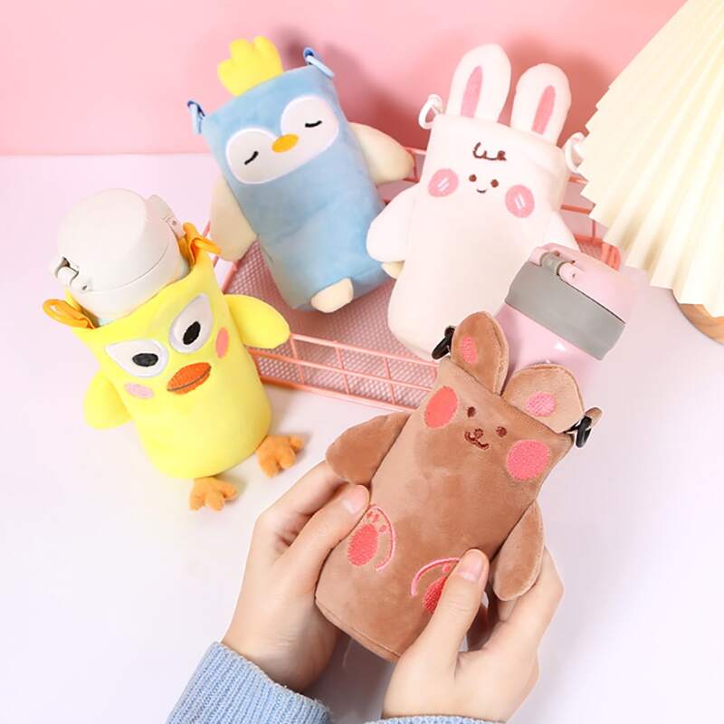 

1pc Random Cartoon Plush Water Bottle Strap Pouch, Multicolor