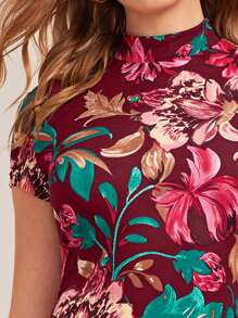 SHEIN Clasi 花卉圖案小高領包臀連衣裙 - 彩色 - 查看 5