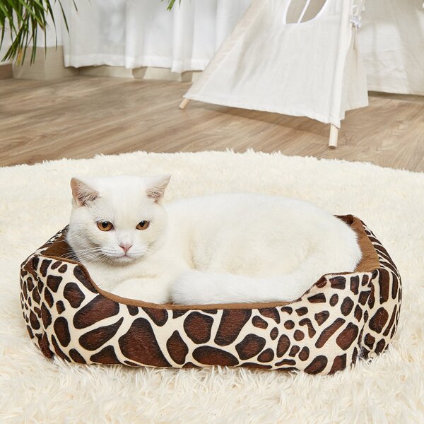 

Graphic Pet Bed, Multicolor