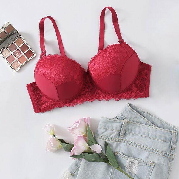 

Plus Contrast Lace Underwire Bra, Red