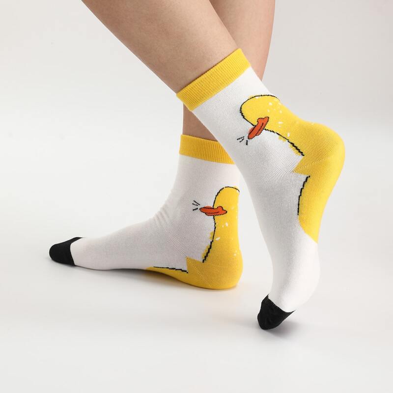 

1pair Cartoon Duck Crew Socks, Multicolor