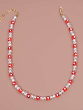 قلادة بخرز باللؤلؤ الصناعي