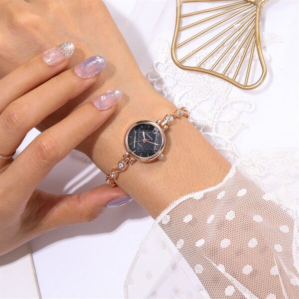 

Rhinestone Decor Bracelet Watch
