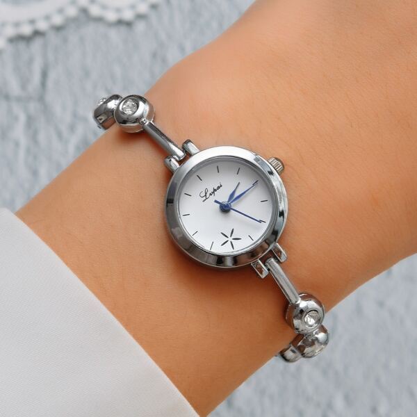 

Rhinestone Decor Bracelet Watch