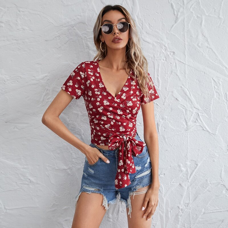 

Wrap Tie Front Daisy Floral Crop Top, Red and white