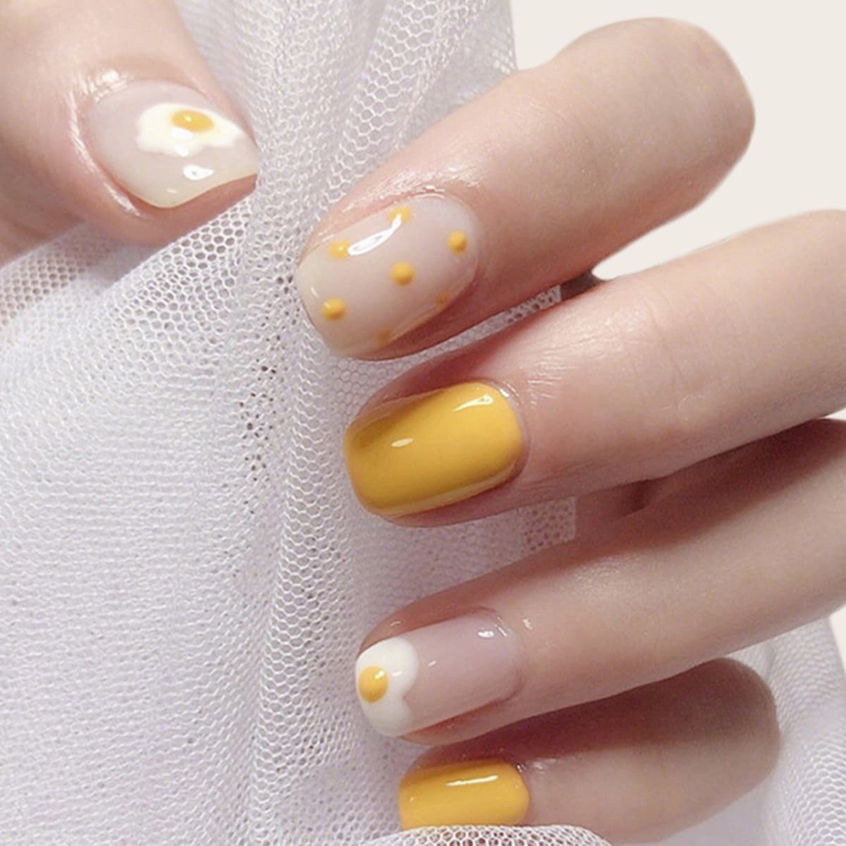 

24pcs Polka Dot Fake Nail & 1sheet Tape, Yellow