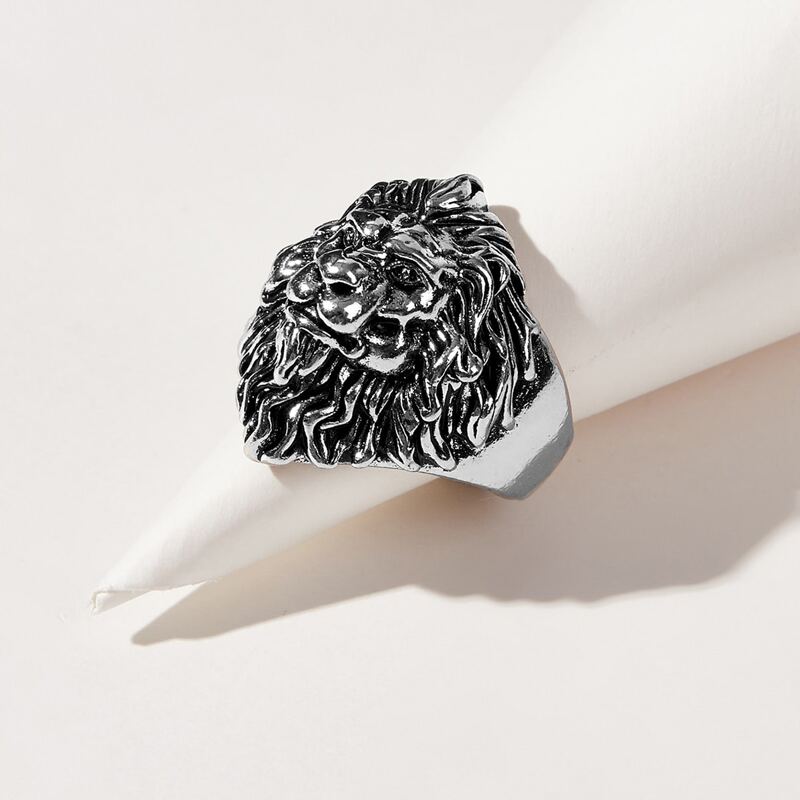 

Lion Head Ring, Antique silver